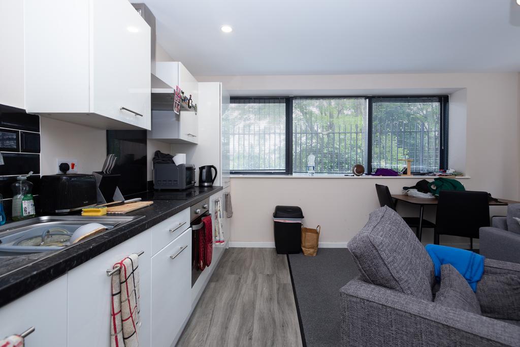 Apartment in Salford - View 4