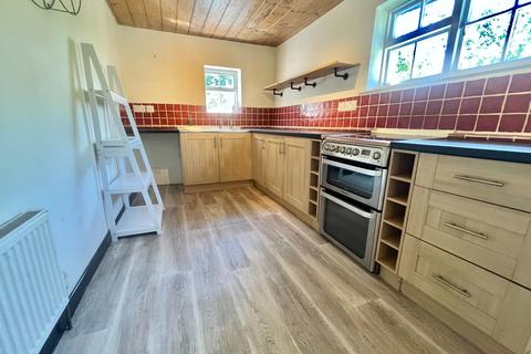 2 bedroom flat to rent, Chantry Street, Andover, SP10