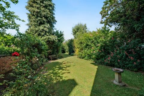 Flat 2, 16 Battenhall Road, Worcester, WR5 2BL