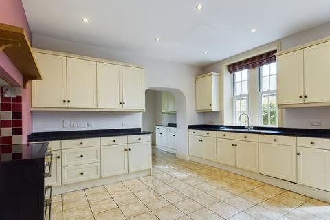 4 bedroom detached house to rent, North Cliffe, YO43 4XB