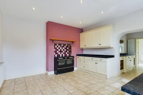 4 bedroom detached house to rent, North Cliffe, YO43 4XB