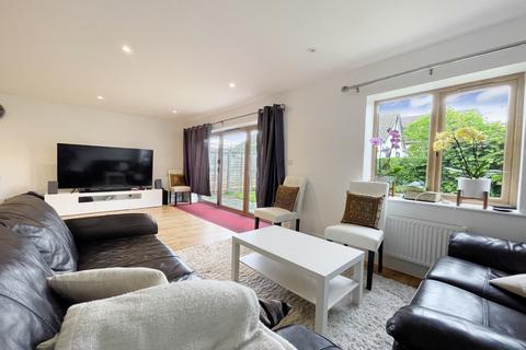 3 bedroom detached house for sale, a St Margarets Avenue, UXBRIDGE, Greater London