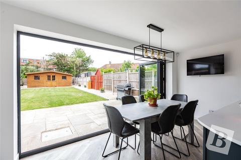 4 bedroom semi-detached house for sale, Briarleas Gardens, Upminster, RM14