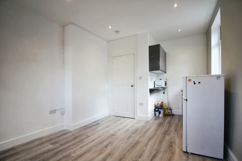 Studio to rent, Romford Road, Manor Park, E12 5JR