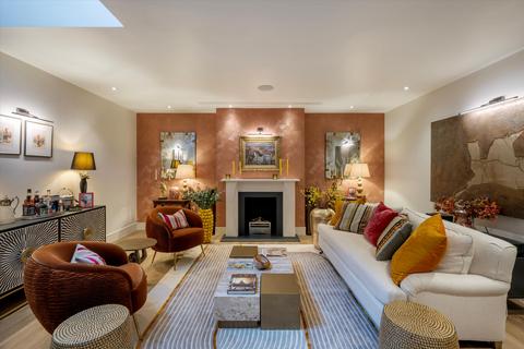 3 bedroom terraced house for sale, Codrington Mews, London, W11.