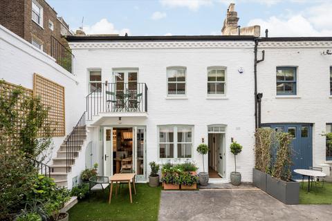 3 bedroom terraced house for sale, Codrington Mews, London, W11.