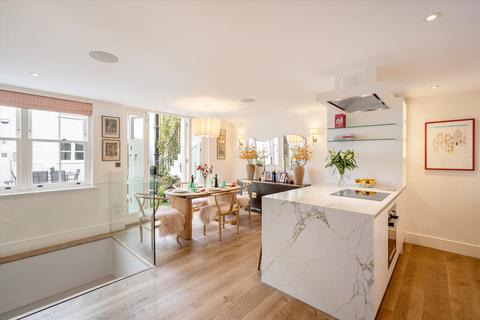 3 bedroom terraced house for sale, Codrington Mews, London, W11.