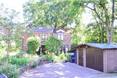 East Grinstead - 4 bedroom semi-detached house for sale