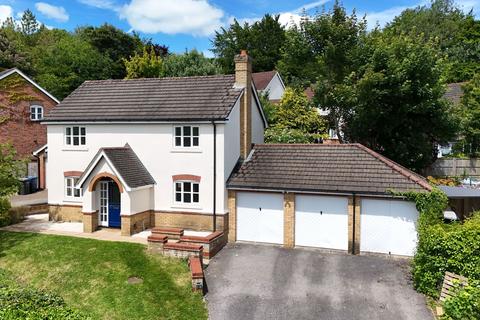 4 bedroom detached house for sale, Falcon Rise, Downley