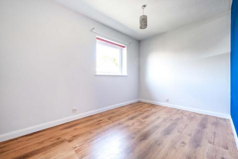 28a Bernstein Road, Basingstoke, RG22 4NE