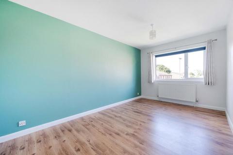 28a Bernstein Road, Basingstoke, RG22 4NE
