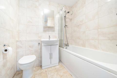28a Bernstein Road, Basingstoke, RG22 4NE