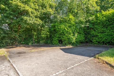 28a Bernstein Road, Basingstoke, RG22 4NE
