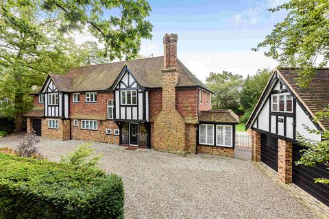 6 bedroom detached house to rent, Manor Lane, Gerrards Cross SL9