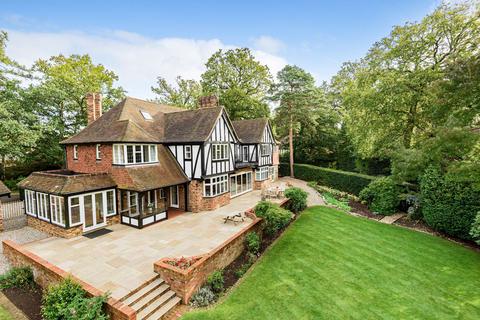 6 bedroom detached house to rent, Manor Lane, Gerrards Cross SL9