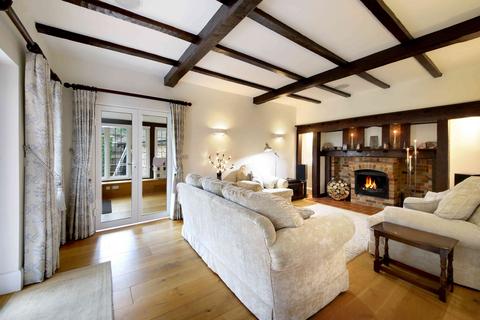 6 bedroom detached house to rent, Manor Lane, Gerrards Cross SL9