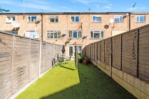 5 Cromford Path, London, E5 0TG