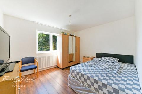 5 Cromford Path, London, E5 0TG