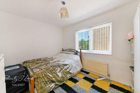 5 Cromford Path, London, E5 0TG