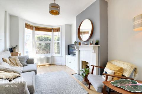 109 Douglas Road, Hornchurch, RM11 1AW