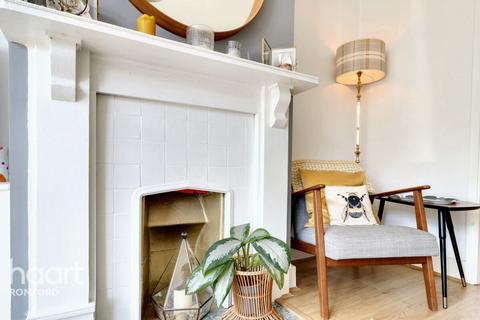 109 Douglas Road, Hornchurch, RM11 1AW