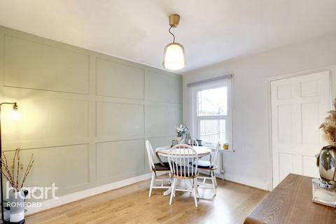 109 Douglas Road, Hornchurch, RM11 1AW