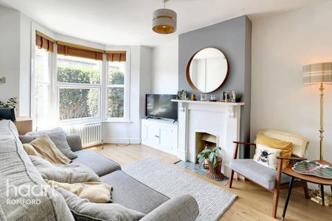 109 Douglas Road, Hornchurch, RM11 1AW