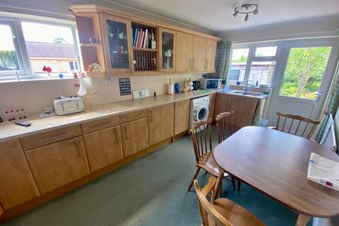 3 bedroom detached bungalow for sale, Main Road, Long Bennington, Newark, NG23