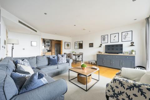 2 bedroom flat for sale, Fountain House, The Boulevard, London