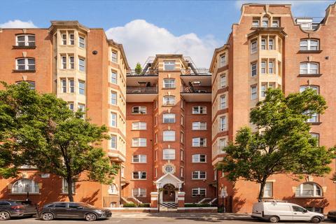 3 bedroom flat for sale, Burnham Court, Moscow Road, London