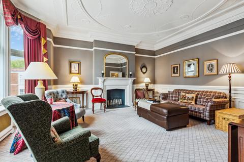 2 bedroom flat for sale, Old Court Place, Kensington