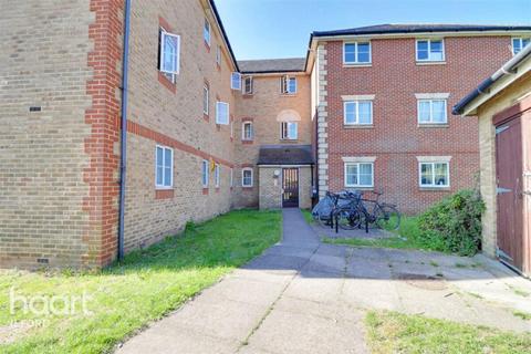 2 bedroom flat to rent, Keel Close, Barking
