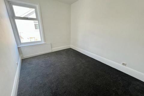 2 bedroom end of terrace house to rent, Blyth NE24
