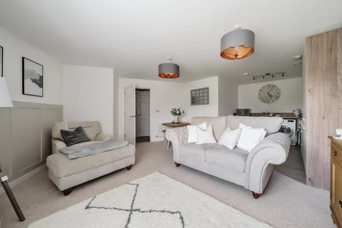 1 bedroom flat for sale, Sycamore Road, Cranleigh, GU6