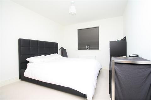 1 bedroom apartment for sale, Bowes Road, STAINES, TW18