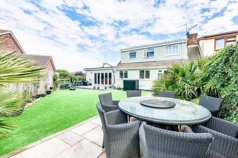 4 bedroom semi-detached house for sale, Bramble Close, Leigh-on-sea, SS9