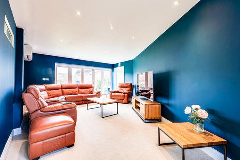 3 Bramble Close, Leigh-on-sea, SS9 5HD