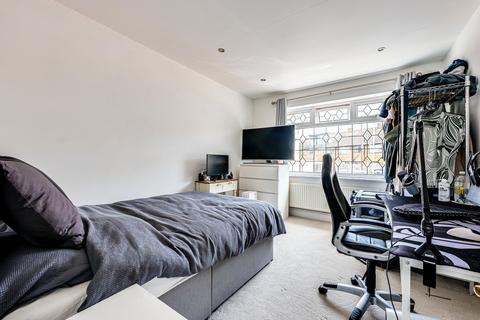 3 Bramble Close, Leigh-on-sea, SS9 5HD