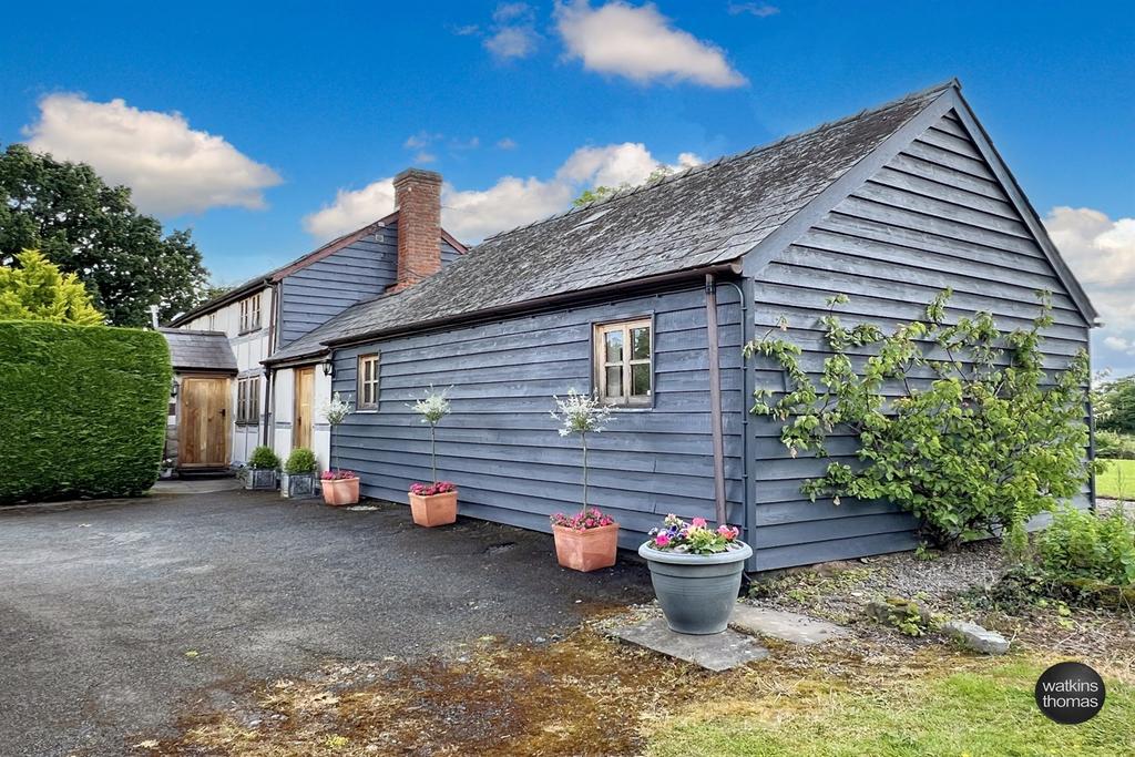 Pembridge, Leominster, Hereford, HR6 4 bed detached house for sale £