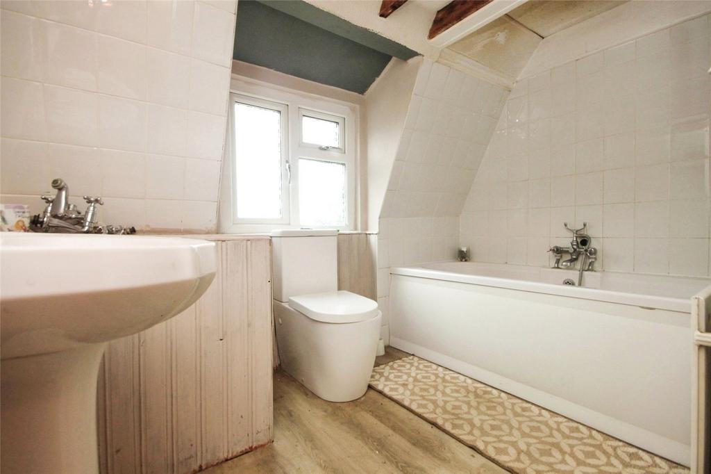 Nevendon Road, Wickford, SS12 3 bed detached house for sale £500,000