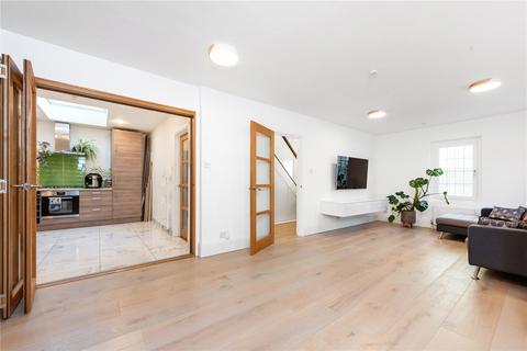 4 bedroom end of terrace house to rent, Rumsey Mews, London, N4