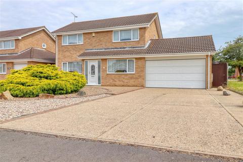 3 bedroom detached house for sale, Frinton on Sea CO13