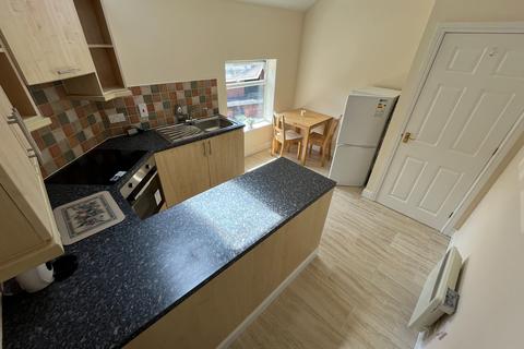 1 bedroom flat to rent, Derby Street, Burton-On-Trent, DE14