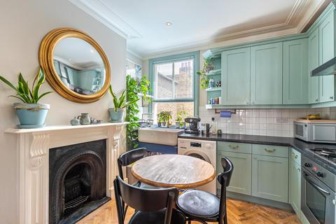 2 bedroom flat for sale, Marmion Road, London SW11