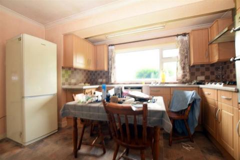 2 bedroom bungalow for sale, Victoria Avenue East, Manchester, Greater Manchester, M40 5SH