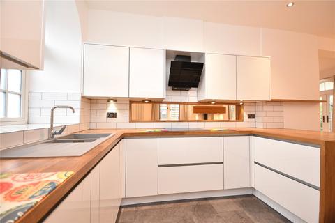 4 bedroom detached house for sale, Darcy Court, Leeds