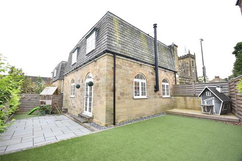 4 bedroom detached house for sale, Darcy Court, Leeds