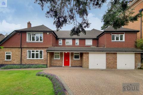 5 bedroom detached house for sale, Birchmead, Coombe Hill Road