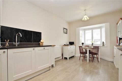 3 bedroom detached house to rent, Rose Meadow, Woking GU24