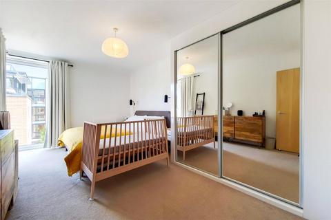 37 Boardwalk Place, London, E14 5SE